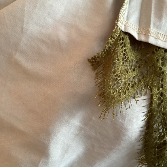 New Another Story floral lace overlay nude lined skirt Size Small - Picture 9 of 10